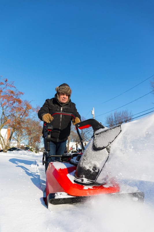 How to Stop Snow from Sticking in Snow Blower? Best Lawn Mowers & Snow Blowers